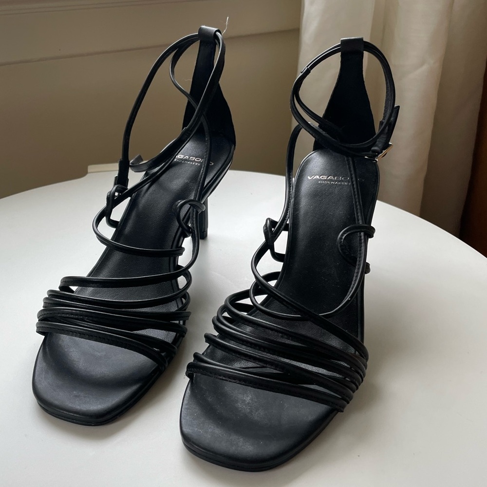 Vagabond Black Strappy Sandals